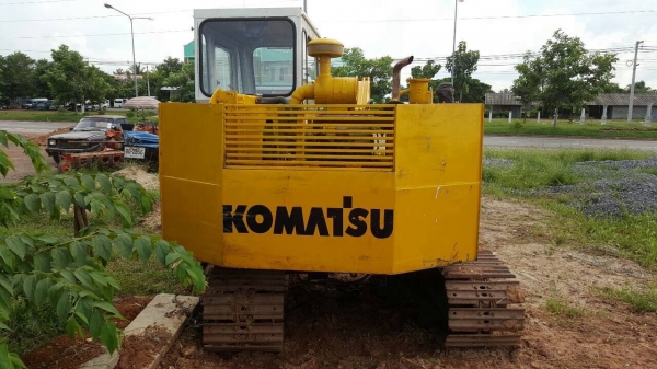 ขายรถแบคโฮ KOMATSU PC65-3 เอกสารสัญญาซื้อขาย เครื่อง 4BC2 100 แรงม้า ปั้มดี ช่วงล่างดี รถใช้งานอยู่ครับ ขายรถแบคโฮ KOMATSU PC65-3 เอกสารสัญญาซื้อขาย เครื่อง 4BC2 100 แรงม้า ปั้มดี ช่วงล่างดี รถใช้งานอยู่ครับ