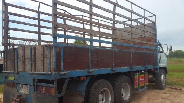 ขาย10ล้อ1เพลาisuzu jcm 165 6BD1 เบรคแห้ง ทิ๊ฟฟี่ เอกสารเล่มทะเบียนพร้อมโอน เหมาะต่อหางลากเทรลเลอร์ สภาพวิ่งใช้งานปกติ