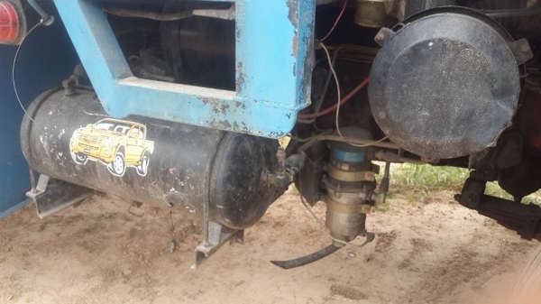 ขาย10ล้อ1เพลาisuzu jcm 165 6BD1 เบรคแห้ง ทิ๊ฟฟี่ เอกสารเล่มทะเบียนพร้อมโอน เหมาะต่อหางลากเทรลเลอร์ สภาพวิ่งใช้งานปกติ