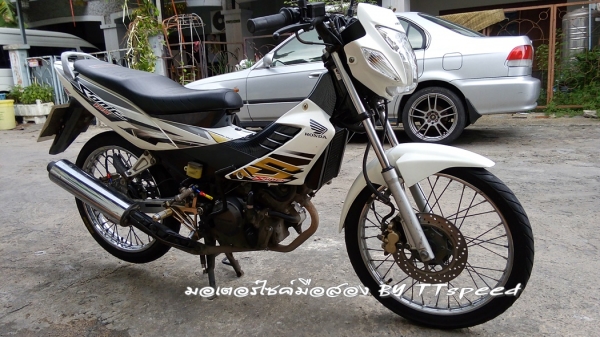 ขาย Sonic 125 ตัวใหม่จดปี 49 สภาพดีเล่มพร้อมโอน ขาย Sonic 125 ตัวใหม่จดปี 49 สภาพดีเล่มพร้อมโอน