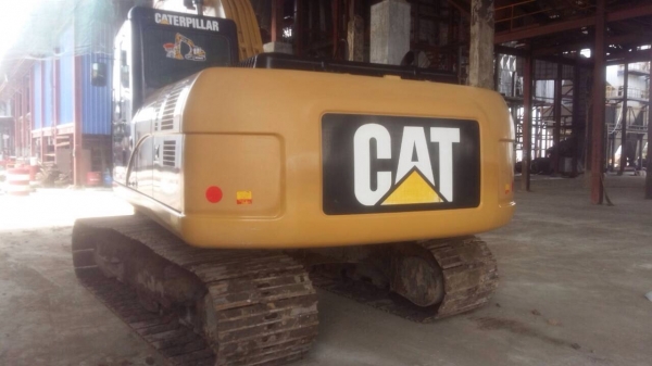 ขาย Cat 320D สภาพสวยเดิมๆ พร้อมใช้งาน เล่มทะเบียน ราคา 2,300,000 บาท