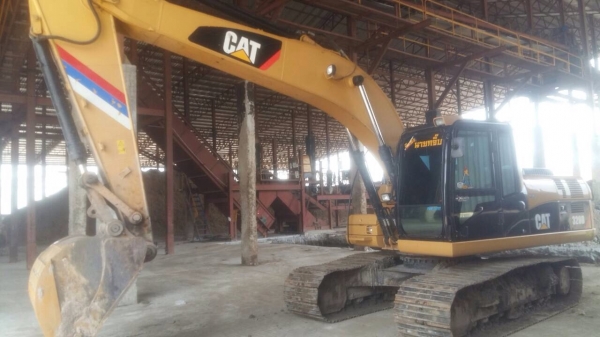 ขาย Cat 320D สภาพสวยเดิมๆ พร้อมใช้งาน เล่มทะเบียน ราคา 2,300,000 บาท