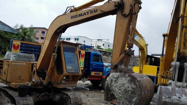 Komatsu PC60-1/ แม็กโครมือสอง/ เต็มพร้อมใช้