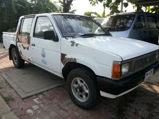 NISSAN 4 ประตู เบนซินโรงงาน Z 16 มือเดียว สีต้องเก็บ  39,900 บาท