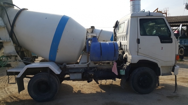 ขายรถโม่ปูน2.5คิว ทะเบียนพร้อมโอน