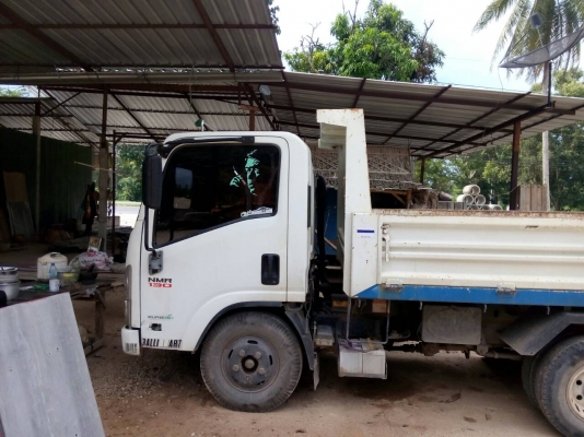 ขายรถบรรทุก 6 ล้อดัมพ์เล็ก ISUZU NMR 130 แรงม้าปี 2554 ไมล์ 120000 กม.ราคา 650000
