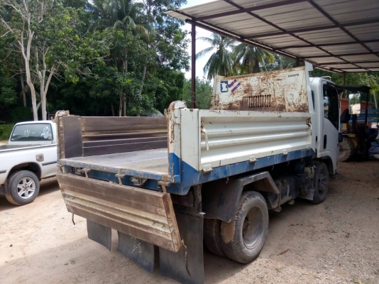 ขายรถบรรทุก 6 ล้อดัมพ์เล็ก ISUZU NMR 130 แรงม้าปี 2554 ไมล์ 120000 กม.ราคา 650000