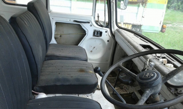 รถ HINO KL 6ล้อ สภาพดีมาก สนใจติดต่อ 0835601591 หรือ 0903494058