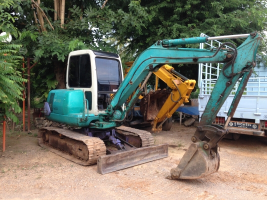 ขายรถแบ็คโฮ KOMATSU pc40-7. 370.000