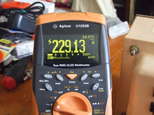 หม้อแปลงไฟจาก 220v ==> 100v ขนาด 1,100w ของ NISSYO (Japan) รุ่น NDF-1100E