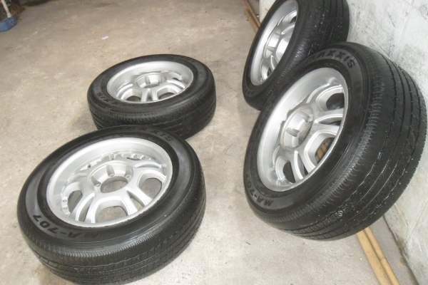 เจ๊อยากขาย ล้อแม็ก 17นิ้ว6รู พร้อมยาง สวยๆ 4 ล้อ ลดราคาเหลือ 5500 บาท