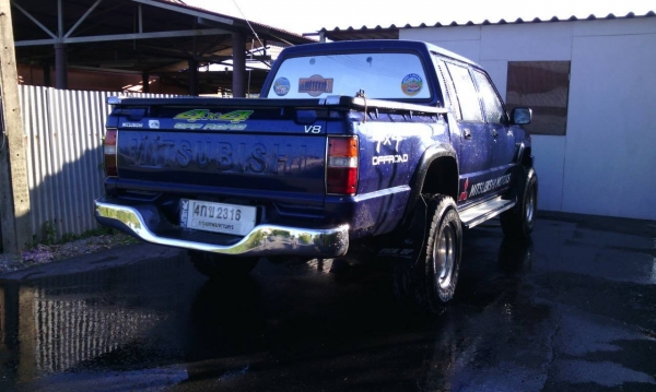 ขาย L200 4 ประตู  jz ยกสูง พร้อมใช้