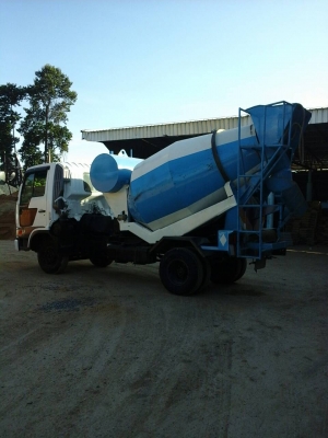 ขายรถโม่ปูน หกล้อ HINO KM