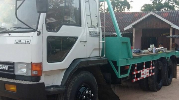 ขายเทรลเลอร์2เพลา MITSUBISHI FN527M-A เครื่อง6D16 โลฮาย10สปีด หางใหญ่เหล็กไอบรีม หน้า6สอดทะลุหน้า8 ขึ้นPC200ได้สบาย สภาพพร้อมใช้งาน เอกสารพร้อมโอน สนใจโทร 090-8588220คุณนะ 093-3258446คุณบิว หรือเข้าดูสินค้าอื่นๆได้ที่ www.truck.in.th/498 หรือเพจFacebook ณ