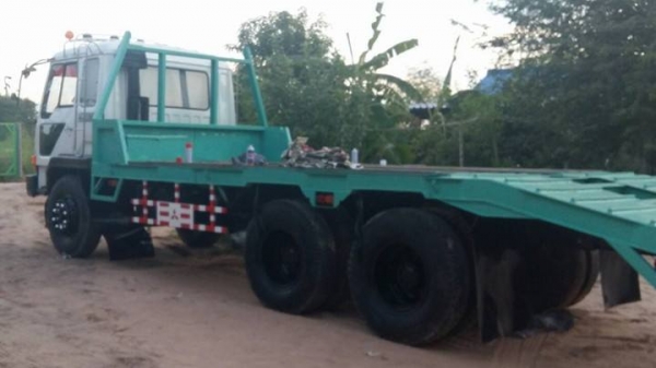 ขายเทรลเลอร์2เพลา MITSUBISHI FN527M-A เครื่อง6D16 โลฮาย10สปีด หางใหญ่เหล็กไอบรีม หน้า6สอดทะลุหน้า8 ขึ้นPC200ได้สบาย สภาพพร้อมใช้งาน เอกสารพร้อมโอน สนใจโทร 090-8588220คุณนะ 093-3258446คุณบิว หรือเข้าดูสินค้าอื่นๆได้ที่ www.truck.in.th/498 หรือเพจFacebook ณ