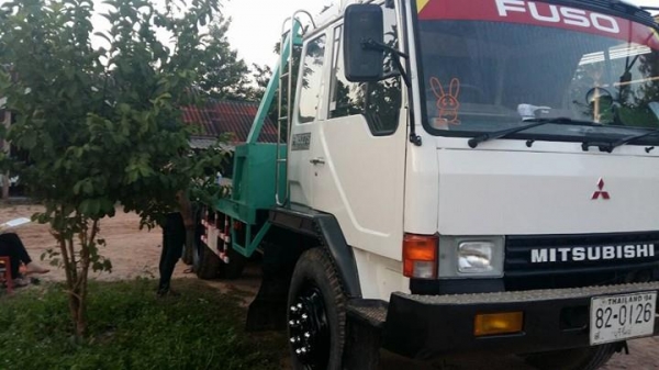 ขายเทรลเลอร์2เพลา MITSUBISHI FN527M-A เครื่อง6D16 โลฮาย10สปีด หางใหญ่เหล็กไอบรีม หน้า6สอดทะลุหน้า8 ขึ้นPC200ได้สบาย สภาพพร้อมใช้งาน เอกสารพร้อมโอน สนใจโทร 090-8588220คุณนะ 093-3258446คุณบิว หรือเข้าดูสินค้าอื่นๆได้ที่ www.truck.in.th/498 หรือเพจFacebook ณ