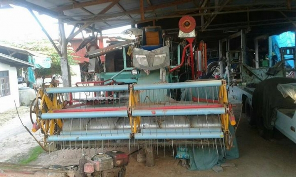 ขายรถเกี่ยวข้าว พรประภัทสร อุ้ม2ตัน เครื่อง260เทอร์โบ ตัวเดิน10 ปั้มไดกิ้น สภาพพร้อมใช้งาน สนใจโทร 090-8588220คุณนะ 093-3258446คุณบิว หรือเข้าดูสินค้าอื่นๆได้ที่ www.truck.in.th/498 หรือเพจFacebook ณรงค์ ซื้อขายรถมือสอง (เว็บไซต์ส่วนตัว) หรือFacebook ตลาด