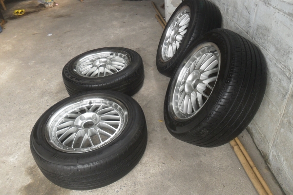 ล้อแม็ก17นิ้ว 5รุ114 พร้อมยาง สวยๆ 4 ล้อ ลดราคาเหลือ 5500 บาท ล้อแม็ก17นิ้ว 5รุ114 พร้อมยาง สวยๆ 4 ล้อ ลดราคาเหลือ 5500 บาท