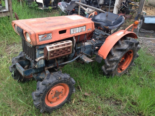 รถไถ KUBUTA B5000 จากญี่ปุ่น ขายไม่แพงครับ 37,500 บาท รถไถ KUBUTA B5000 จากญี่ปุ่น ขายไม่แพงครับ 37,500 บาท