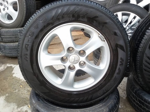 ขายล้อ Mitsubishi Triton 15ยาง215/70/15 ปี 14 4 ล้อ ขายล้อ Mitsubishi Triton 15ยาง215/70/15 ปี 14 4 ล้อ