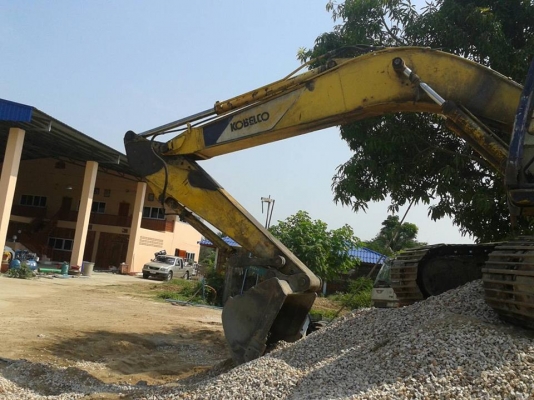รถ แบคโฮ KOBELCO SK200 M3 รถ แบคโฮ KOBELCO SK200 M3