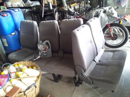 เบาะรถตู้