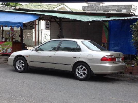 ฮอนด้า แอคคอร์ด งูเห่า วีเทค เกียร์ออโต้ นำ้มัน LPG หัวฉีด ใช้ได้ 2 ระบบ