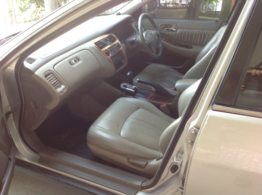 ฮอนด้า แอคคอร์ด งูเห่า วีเทค เกียร์ออโต้ นำ้มัน LPG หัวฉีด ใช้ได้ 2 ระบบ