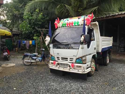 Isuzu 100แรงม้า  ปี49 ติดต่อ 080-1405528