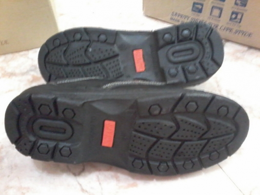 รองเท้าเซฟตี้ หัวเหล็ก รองเท้าเซฟตี้ หัวเหล็ก