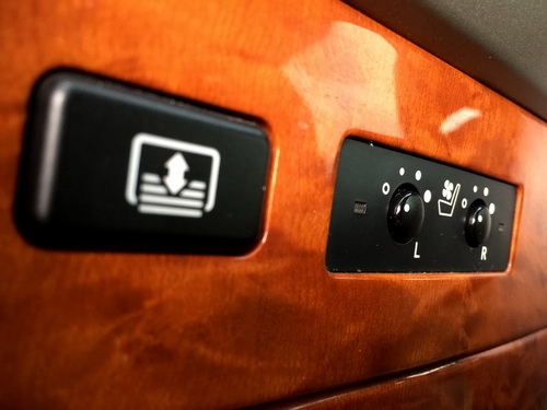 **Camry ปี06 2.4V สีขาว ตัวท็อปสุด ออฟชั่นครบ สวยจัด แต่งทั้งคัน แม็ก18นิ้ว ราคาสุดคุ้ม**