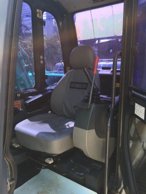 KOBELCO SK200-8 YN11  ชม. ทำงาน 8,761 เล่มทะเบียนครบ  รถสวย ใช้งานดีมาก สนใจติดต่อ0890854790