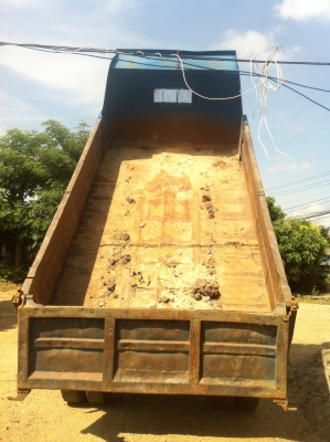 ขายดั้ม 5  คิว  อู่ไพศาล (เฉพาะดั้ม )7,500 บาท