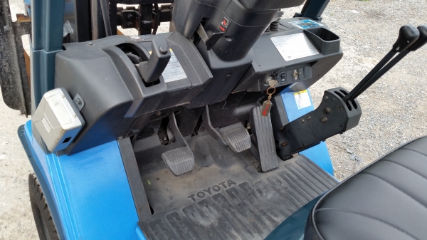 ขายด่วนรถยก TOYOTA 7FGยก1.5ตันเสาสูง3เมตรยางตันหน้าหลังรถนอกนำเข้ายังไม่เคยใช้งานในเมืองไทยเลย=รุ่นใหม่ขายถูกๆๆ ขายด่วนรถยก TOYOTA 7FGยก1.5ตันเสาสูง3เมตรยางตันหน้าหลังรถนอกนำเข้ายังไม่เคยใช้งานในเมืองไทยเลย=รุ่นใหม่ขายถูกๆๆ