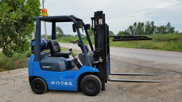 ขายด่วนรถยก TOYOTA 7FGยก1.5ตันเสาสูง3เมตรยางตันหน้าหลังรถนอกนำเข้ายังไม่เคยใช้งานในเมืองไทยเลย=รุ่นใหม่ขายถูกๆๆ