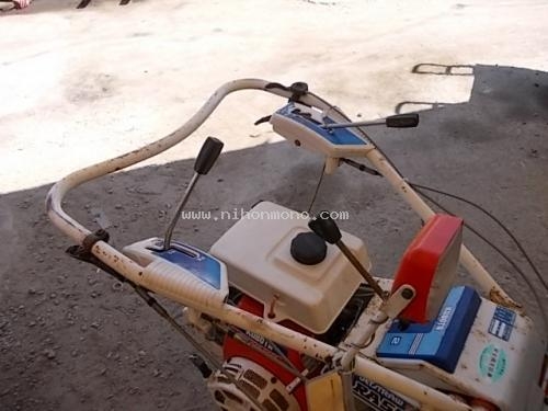 รถเกี่ยวข้าวเดินตาม KUBOTA RA50Z รหัสสินค้า : 80802704 Line ID: nihonmono หรือเพิ่มเติมไดที่ www.nihonmono.com รถเกี่ยวข้าวเดินตาม KUBOTA RA50Z รหัสสินค้า : 80802704 Line ID: nihonmono หรือเพิ่มเติมไดที่ www.nihonmono.com