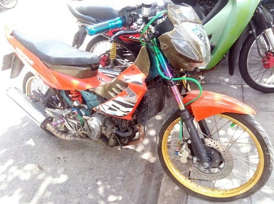 ขายได้ขาย Honda Sonic ทะเบียนตอง