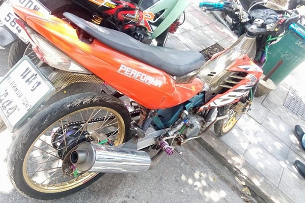 ขายได้ขาย Honda Sonic ทะเบียนตอง