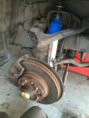 รับแก้ปัญหาช่วงล่าง รถตู้ Toyota Commuter  by Shock Profender