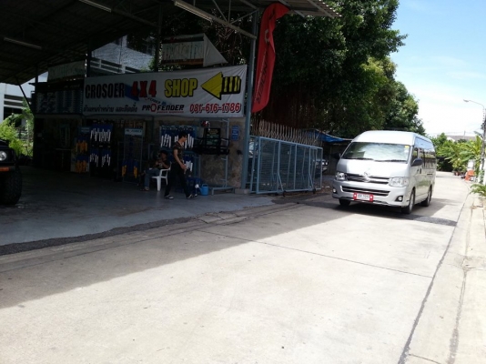 รับแก้ปัญหาช่วงล่าง รถตู้ Toyota Commuter  by Shock Profender