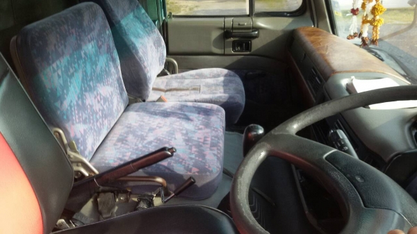 หัวลาก10ล้อ.นิสสันUD.320.ปี45.เดิมบาง.สภาพสวยพร้อมใช้.ราคา920,000.มัดจำแล้ว. หัวลาก10ล้อ.นิสสันUD.320.ปี45.เดิมบาง.สภาพสวยพร้อมใช้.ราคา920,000.มัดจำแล้ว.