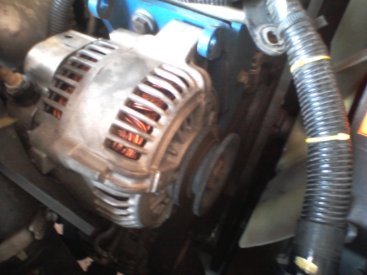 ไดชาร์ทเจ 14v พร้อมขาติดตั้งเพิ่มใส่D-MAX คอมมอลเรล