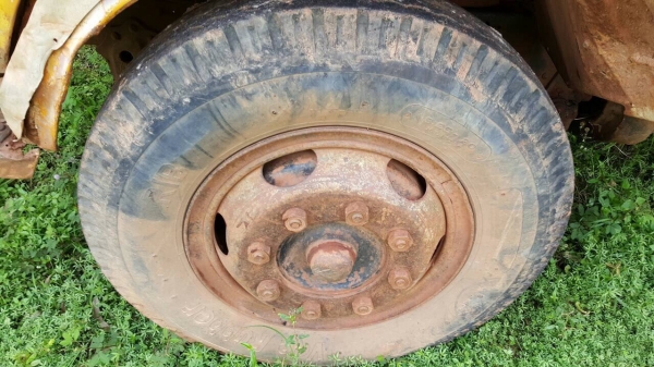 ขาย 6 ล้อดั้ม HINO KL300 เครื่อง EC100 130 แรงม้า คัสซีใช้ได้ เก๋งไม่สวย เอกสารเล่มทะเบียนครบ แจ้ง ม.79 ราคาต่อรองได้