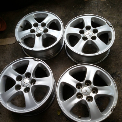 ล้อขอบ 15 5 รู 114 ชุดล่ะ 4,500