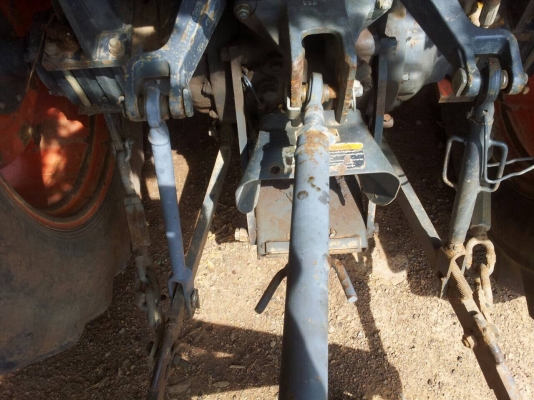 ขายรถไถ KUBOTA M6040 SU ปี 52 เอกสารเล่มทะเบียนพร้อมโอน อุปกรณ์มีผานดันหน้า ผาน 3 และผานยกร่อง ราคาต่อรองได้ครับ