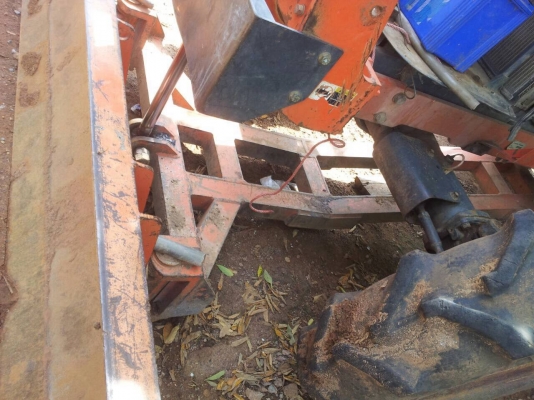 ขายรถไถ KUBOTA M6040 SU ปี 52 เอกสารเล่มทะเบียนพร้อมโอน อุปกรณ์มีผานดันหน้า ผาน 3 และผานยกร่อง ราคาต่อรองได้ครับ