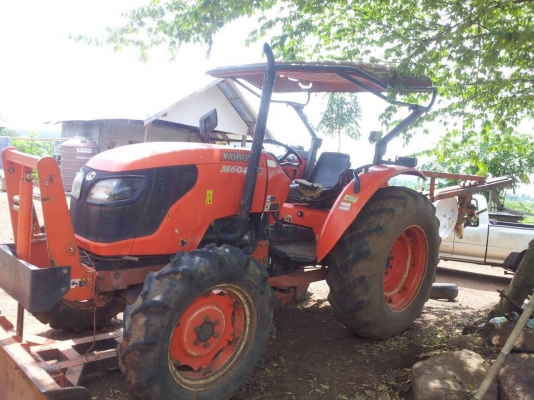 ขายรถไถ KUBOTA M6040 SU ปี 52 เอกสารเล่มทะเบียนพร้อมโอน อุปกรณ์มีผานดันหน้า ผาน 3 และผานยกร่อง ราคาต่อรองได้ครับ