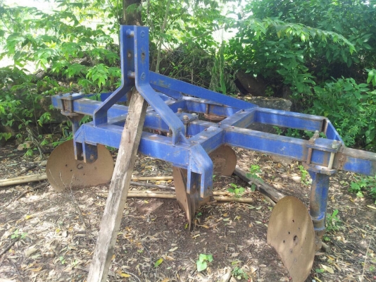 ขายรถไถ KUBOTA M6040 SU ปี 52 เอกสารเล่มทะเบียนพร้อมโอน อุปกรณ์มีผานดันหน้า ผาน 3 และผานยกร่อง ราคาต่อรองได้ครับ