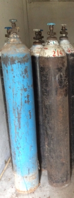 ถังอาก้อนมีอาร์ก้อนอยู่พร้อมถังลม