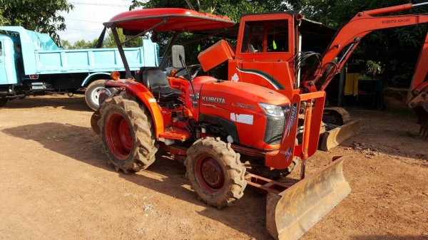 ขายรถไถ KUBOTA L3608 ปี 53 เอกสารเล่มทะเบียนพร้อมโอน อุปกรณ์มีผานดันหน้า โรตารี่ และผาน 5 ราคาต่อรองได้ ขายรถไถ KUBOTA L3608 ปี 53 เอกสารเล่มทะเบียนพร้อมโอน อุปกรณ์มีผานดันหน้า โรตารี่ และผาน 5 ราคาต่อรองได้